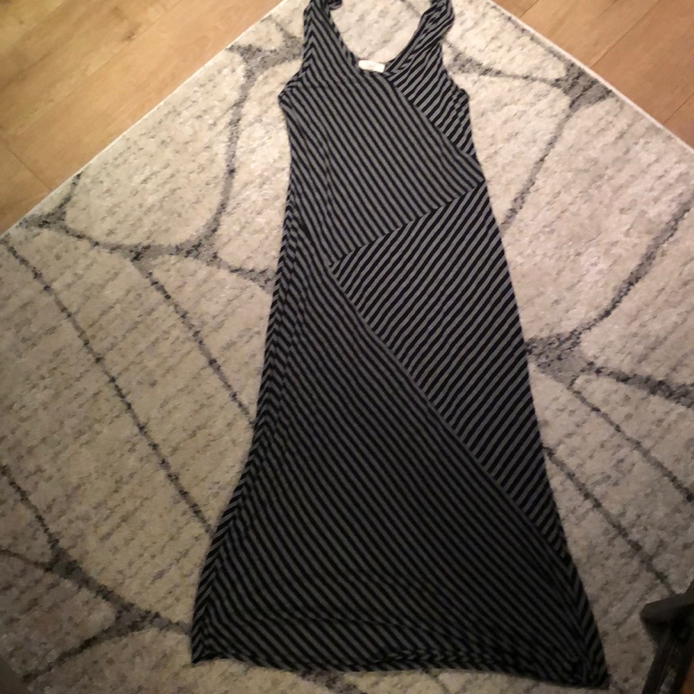 Black and gray stripped maxi